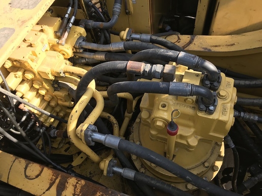 PC360-7 유압 크롤러는 16m3 물통이 있는 Komatsu 굴착기를 사용했습니다.