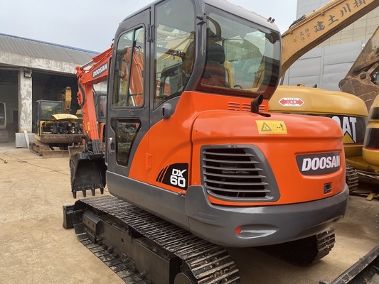 6톤 원본 사용 된 도산 DX60 크롤러 발굴기 39.7KW 엔진 전력 및 0.21m3 버킷 용량