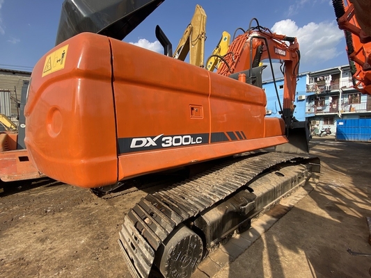 30 톤 원본 사용 된 Doosan DX300 크롤러 발굴기 1.27m3 버킷 용량