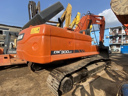 30 톤 원본 사용 된 Doosan DX300 크롤러 발굴기 1.27m3 버킷 용량